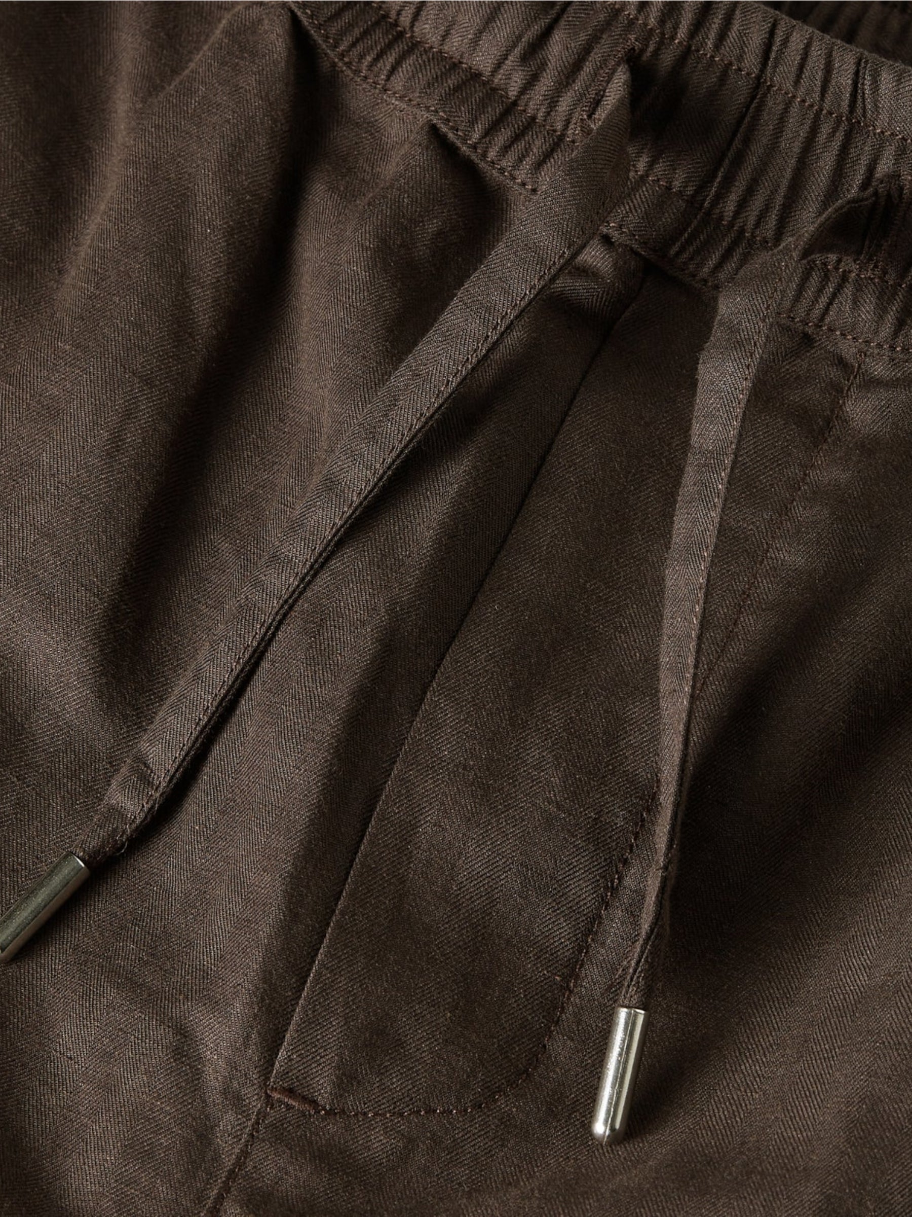 Carl Linnen Shorts - Dark Brown