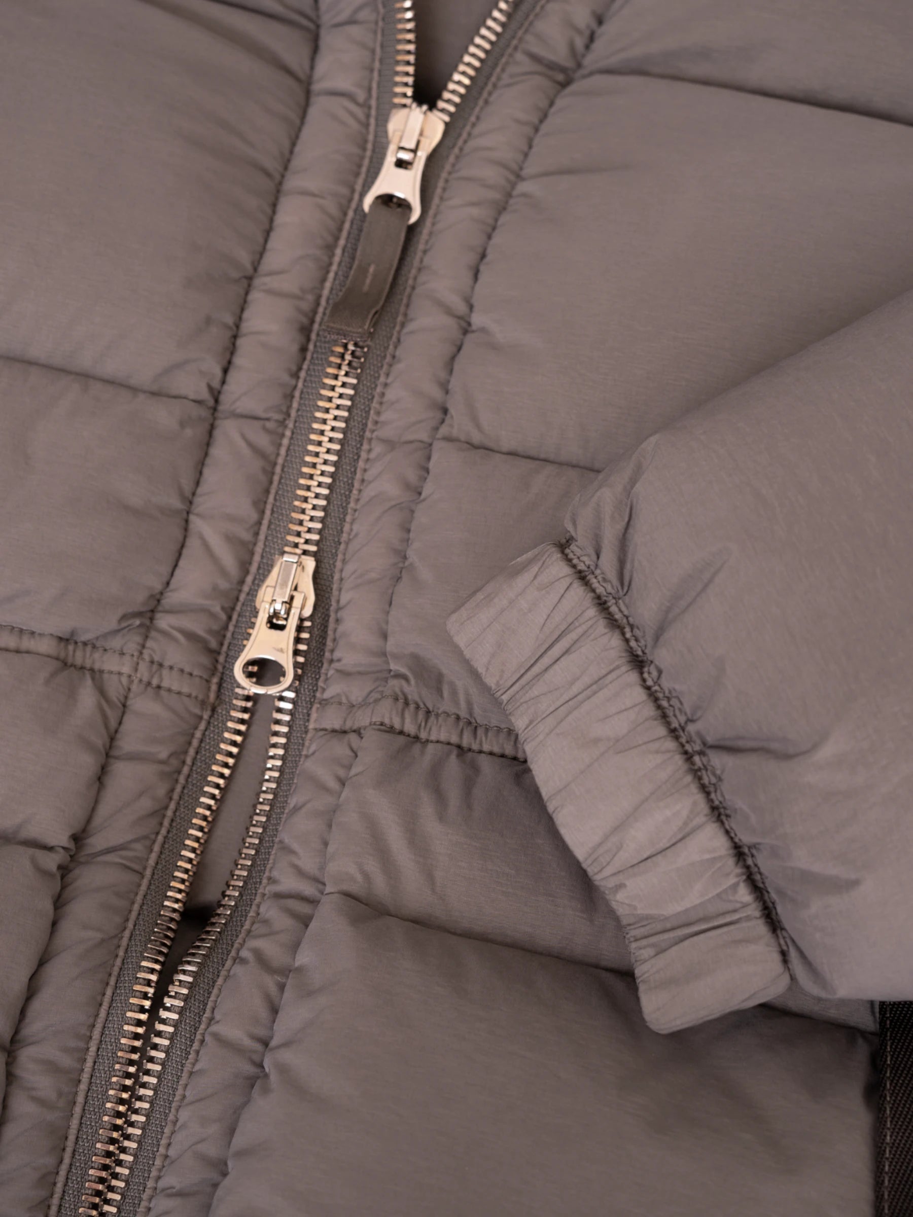 Seamless Down Jacket - Cement