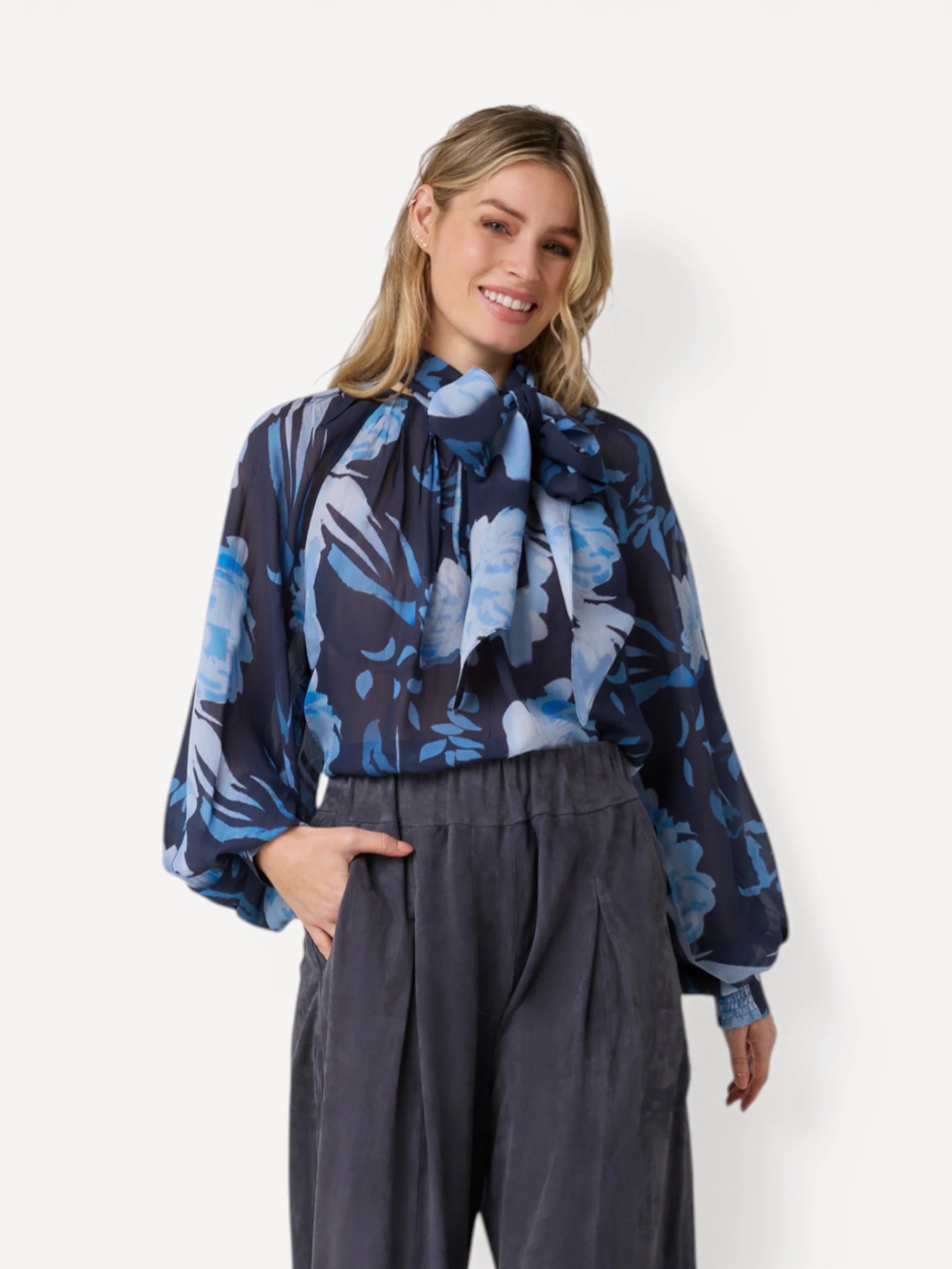 Tiara Floral Top - Viento Floral